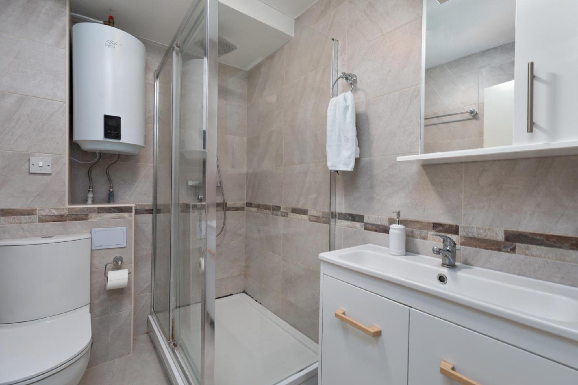 Apartment Flat 6 - For 4 In Town Centre