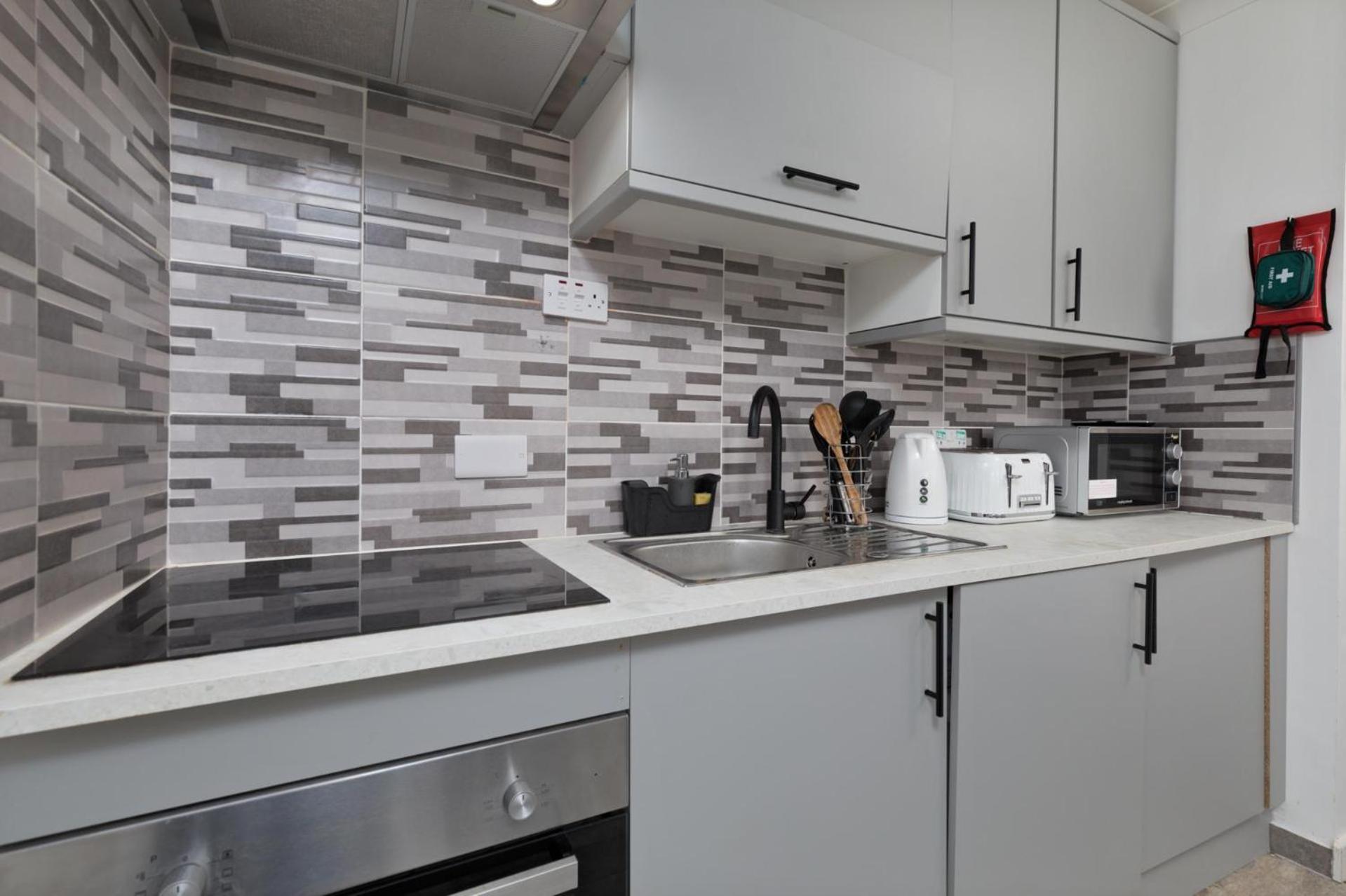 Flat 6 - For 4 In Town Centre *