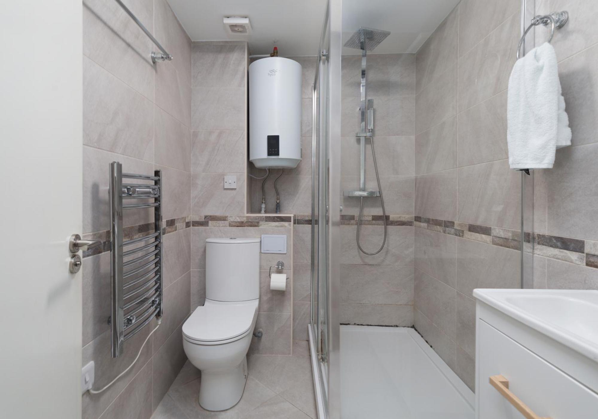 Flat 6 - For 4 In Town Centre Apartment *