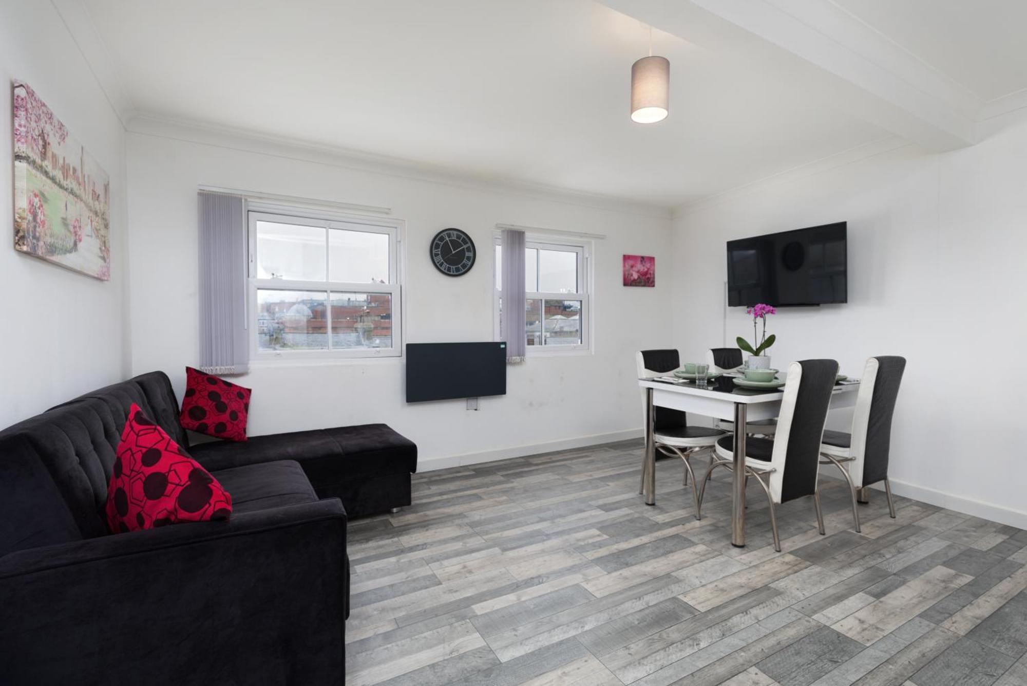 Flat 6 - For 4 In Town Centre Apartment *
