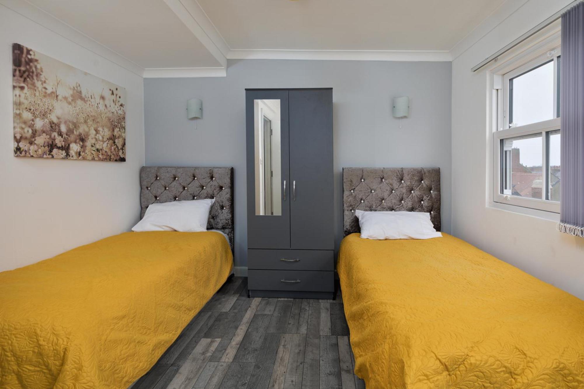 Flat 6 - For 4 In Town Centre Apartment